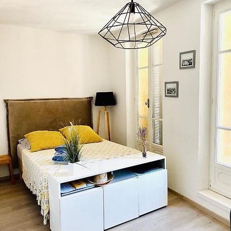 Appartement Grand studio au pied du panier à Marseille Extérieur photo