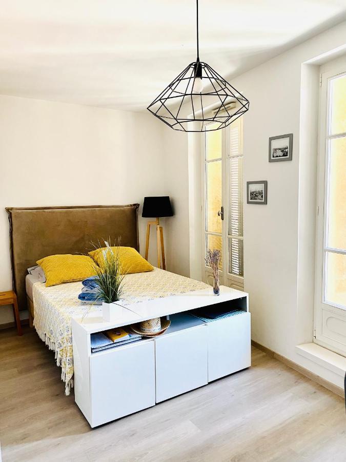 Appartement Grand studio au pied du panier à Marseille Extérieur photo