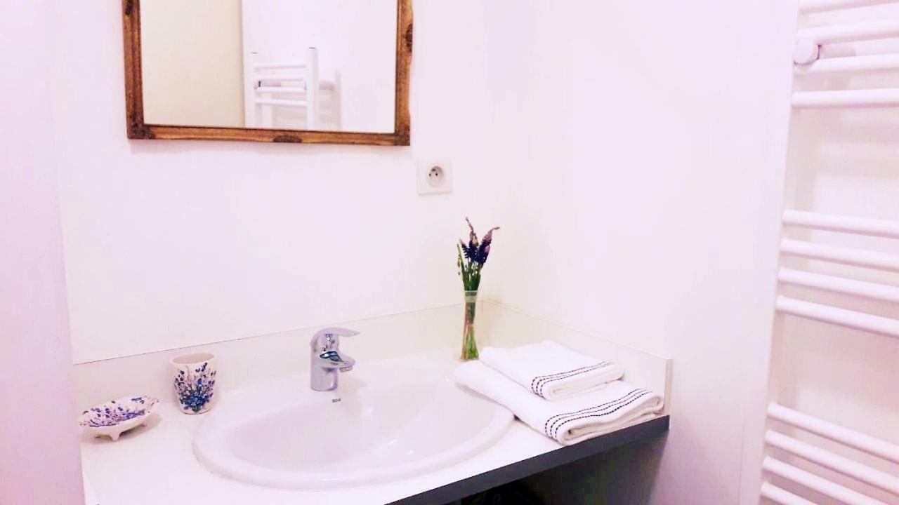 Appartement Grand studio au pied du panier à Marseille Extérieur photo